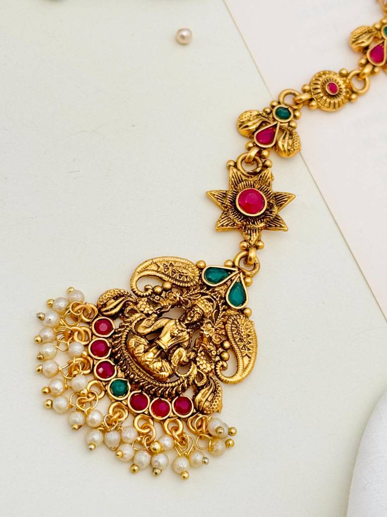 Traditional Temple Maang Tikka With Gold Finish Kemp Stones And Beads : GPTJSGCMG02