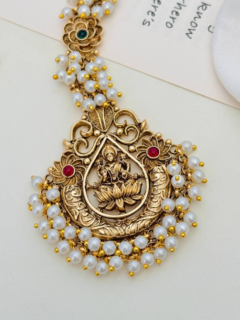 Handcrafted Bridal Beaded Maang Tikka In Gold With Kemp Accents : GPTJSGCMG04