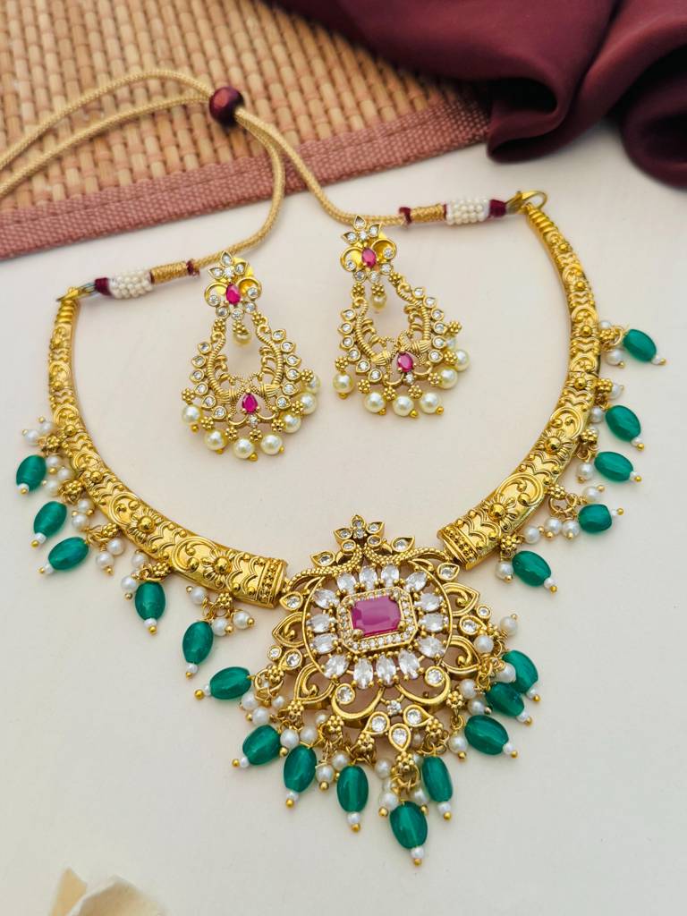 Sophisticated Gold Plated Temple Jewellery Set-Gptjvsmnc01R01 : GPTJVSMNC01R01