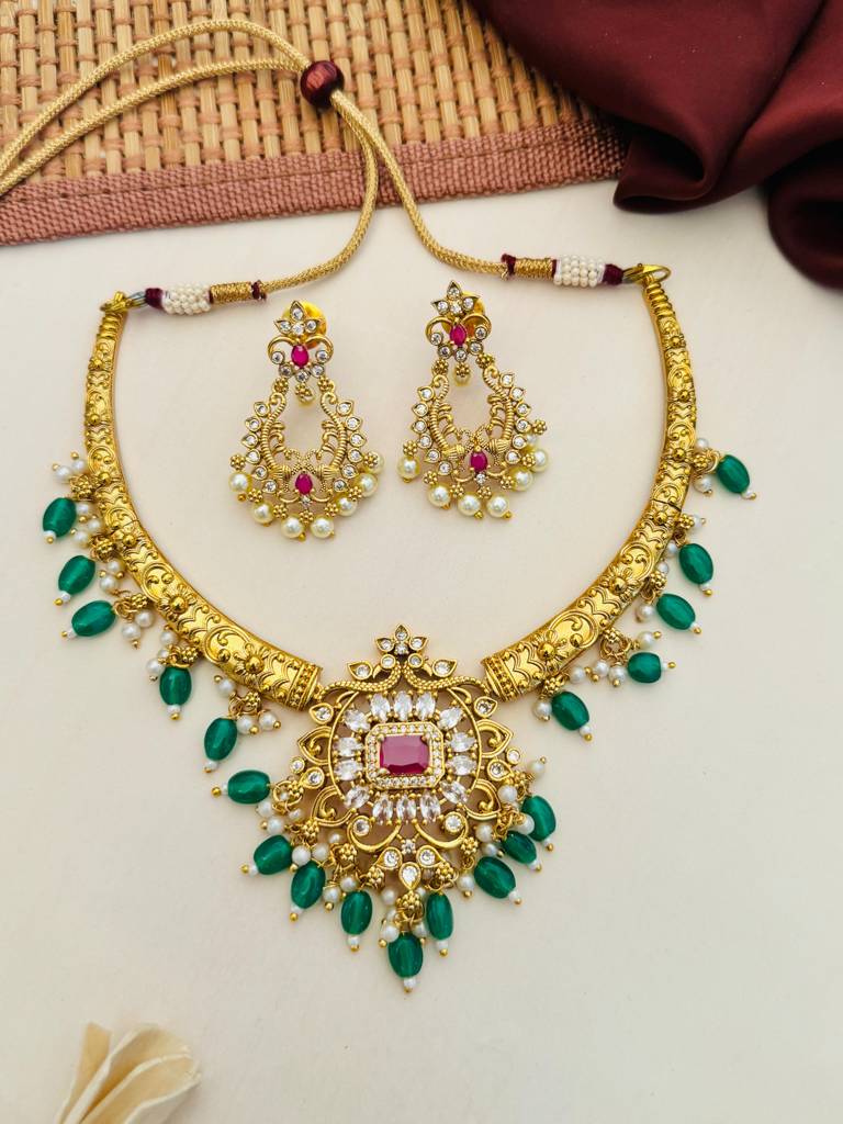 Sophisticated Gold Plated Temple Jewellery Set-Gptjvsmnc01R01 : GPTJVSMNC01R01