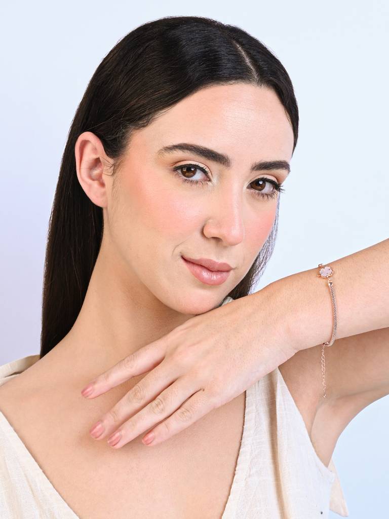 Rose Gold-Toned Mesh Bracelet With Four-Leaf Clover Charm : GQLB1341