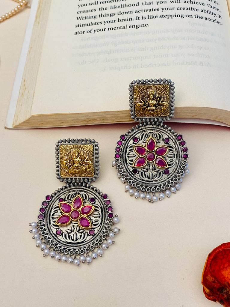 Highquality Ornamental Dualtone Earring : GSEarringKC162