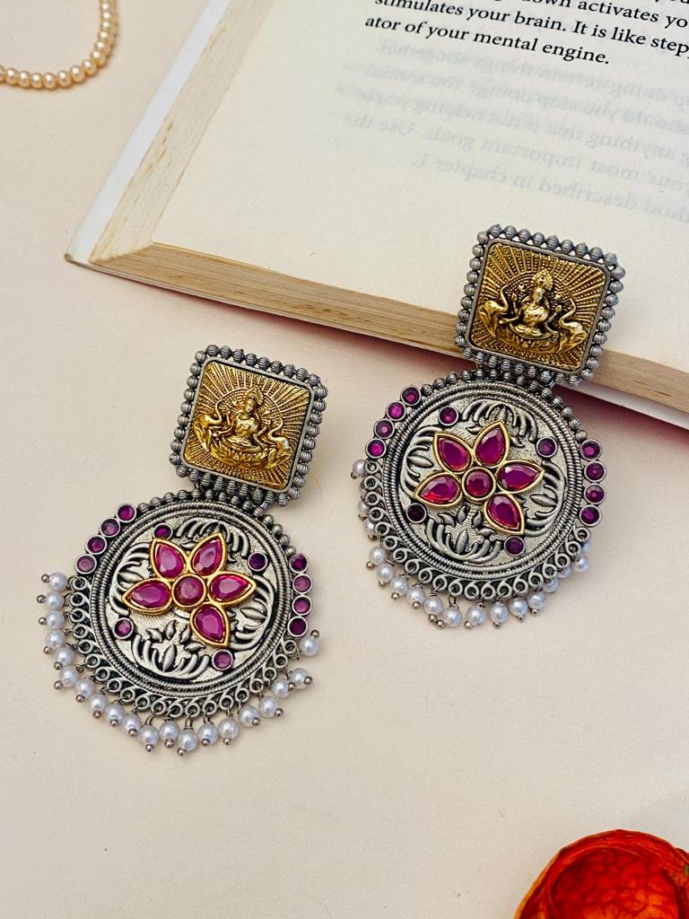 Highquality Ornamental Dualtone Earring : GSEarringKC162