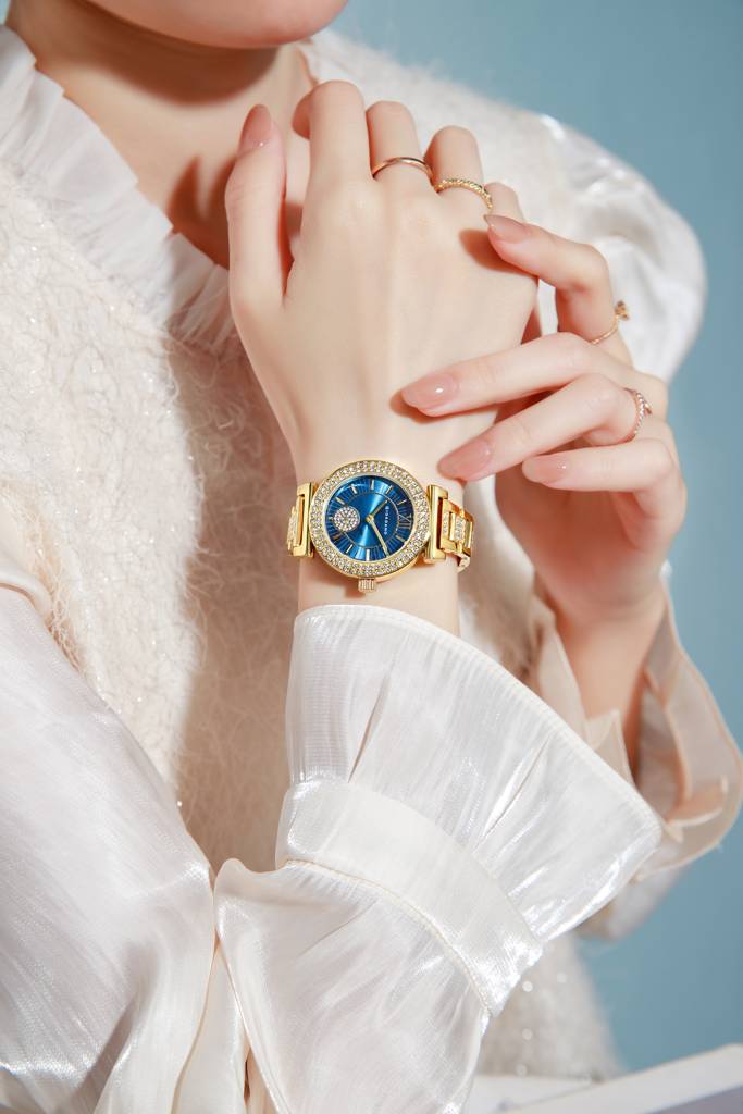 Giordano Luxury Analog Watch For Women - Elegant Crystal Design With Sub Dial And Diamond Studed Statinless Stee : GZ-60086-22