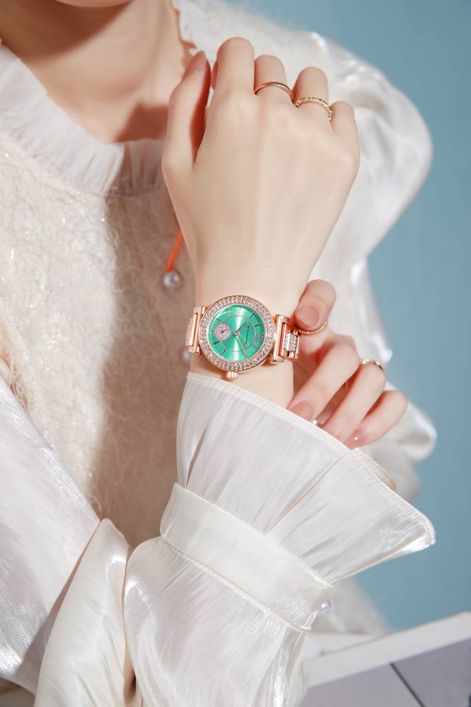 Giordano Luxury Analog Watch For Women - Elegant Crystal Design With Sub Dial And Diamond Studed Statinless Stee : GZ-60086-33