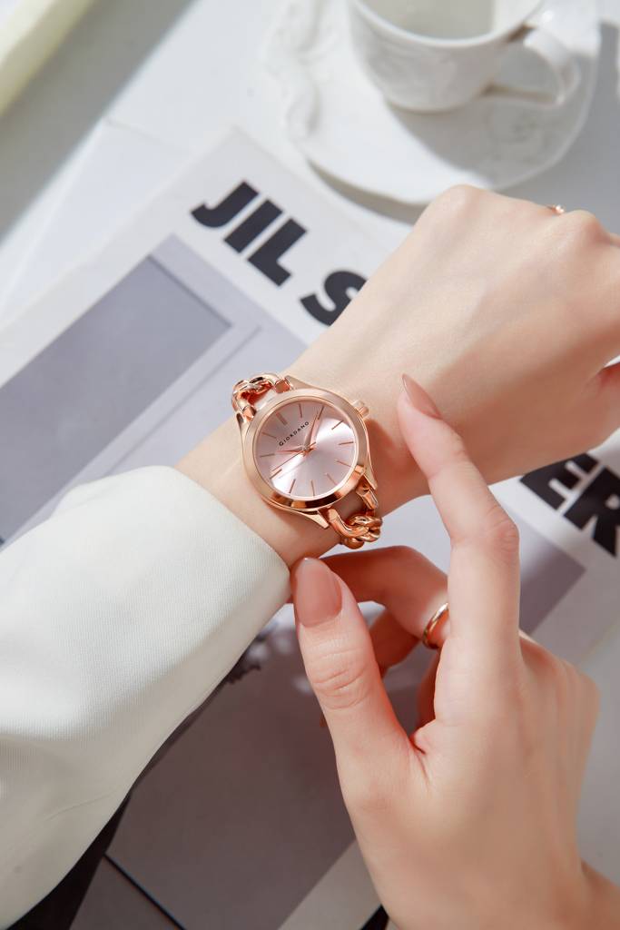 Giordano Modern Analog Watch For Women Â Sleek Dial With Unique Chain-Link Bracelet And Stylish Stainless Stee : GZ-60087-33