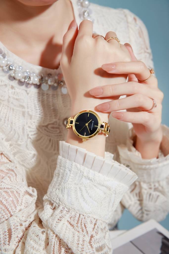 Giordano Luxury Watch For Women Â Sleek Dial With Gold Accents And Two-Tone Stone Studded Stainless Steel Stra : GZ-60088-11