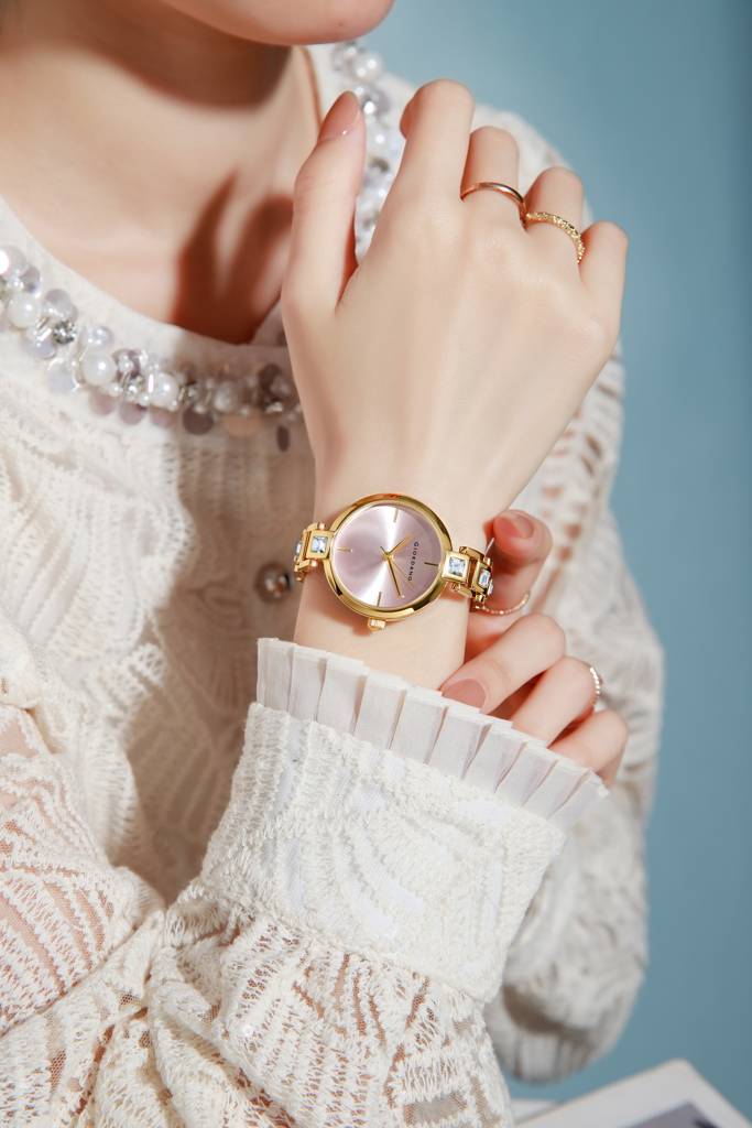 Giordano Luxury Watch For Women Â Sleek Dial With Gold Accents And Two-Tone Stone Studded Stainless Steel Stra : GZ-60088-22