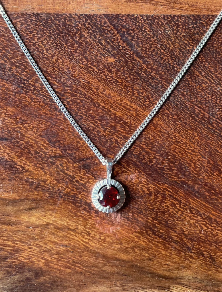 The Healing Pendant - Natural Garnet Pendant : GSP-Gar