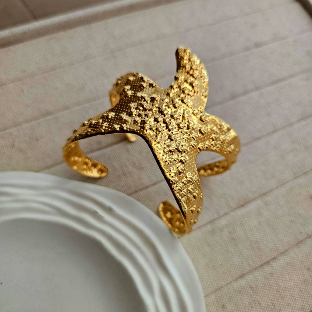 Gold Starfish Cuff Bracelet : TAA-9999902745150-BRACELET