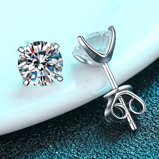 Luminous Luxe Round Moissanite Stud Earrings : Round_Liwan_0.6ct