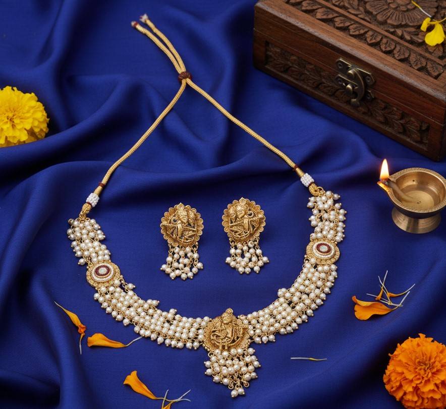 Radha-Krishna Rajwadi Choker : HIV-32