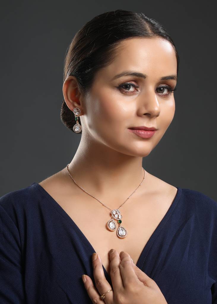 Gold Polished Brass Mosanite Kundan Polki Pendant Set : HRNS259