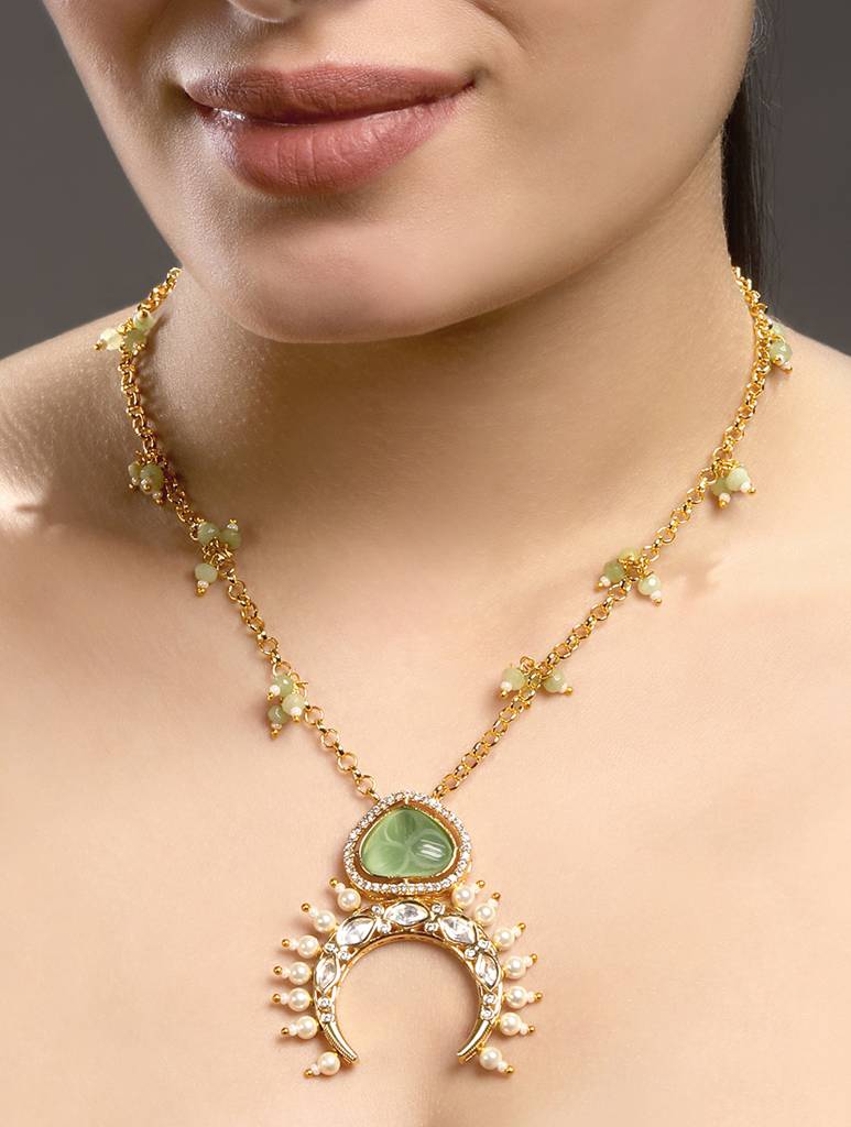 Micron Gold Polish Onyx-Pearl Necklaces : HRNS308