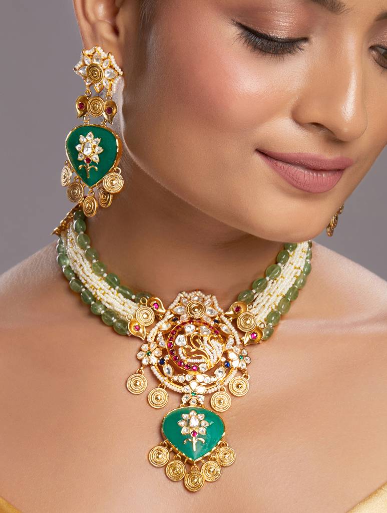 Micron-Gold Polish Natural Onyx Mosanite Necklaces : HRNS313