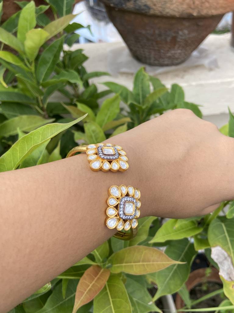 Kundan And Polki Bracelet : IB008