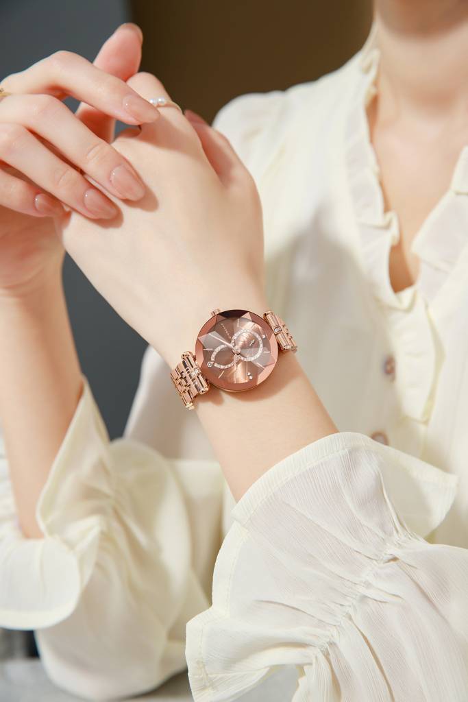 Giordano Luxury Watch For Women Â Round Diamond Cut Glass Dial, Elegant Stainless Steel Strap With Quartz Move : GZ-60092-33