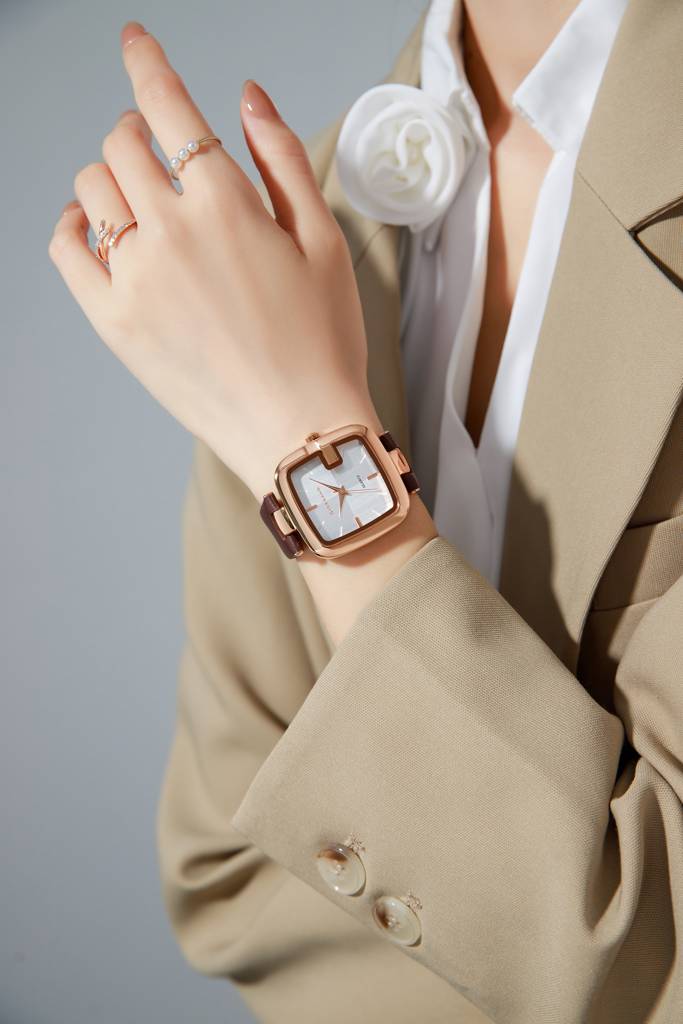 Giordano Square Dial Watch For Women With Leather Strap And Premium Quartz Moevment - Gz-60089 : GZ-60089-02