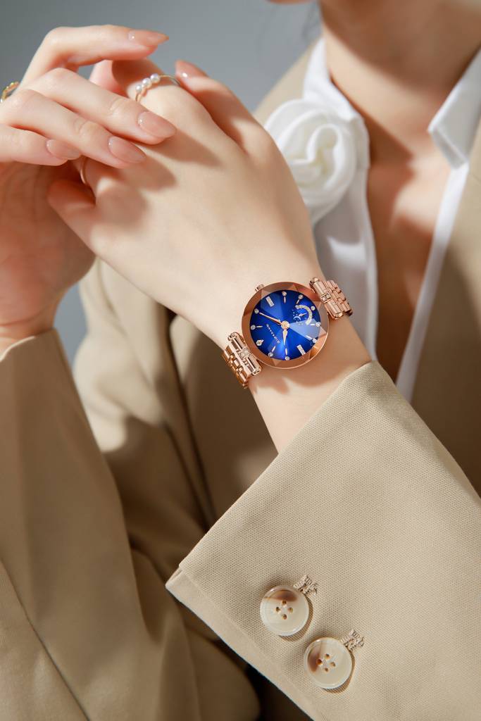 Giordano Premium Watch For Women Â Elegant Round Cut Glass Dial With Stainless Steel Strap & Quartz Movement-G : GZ-60094-33