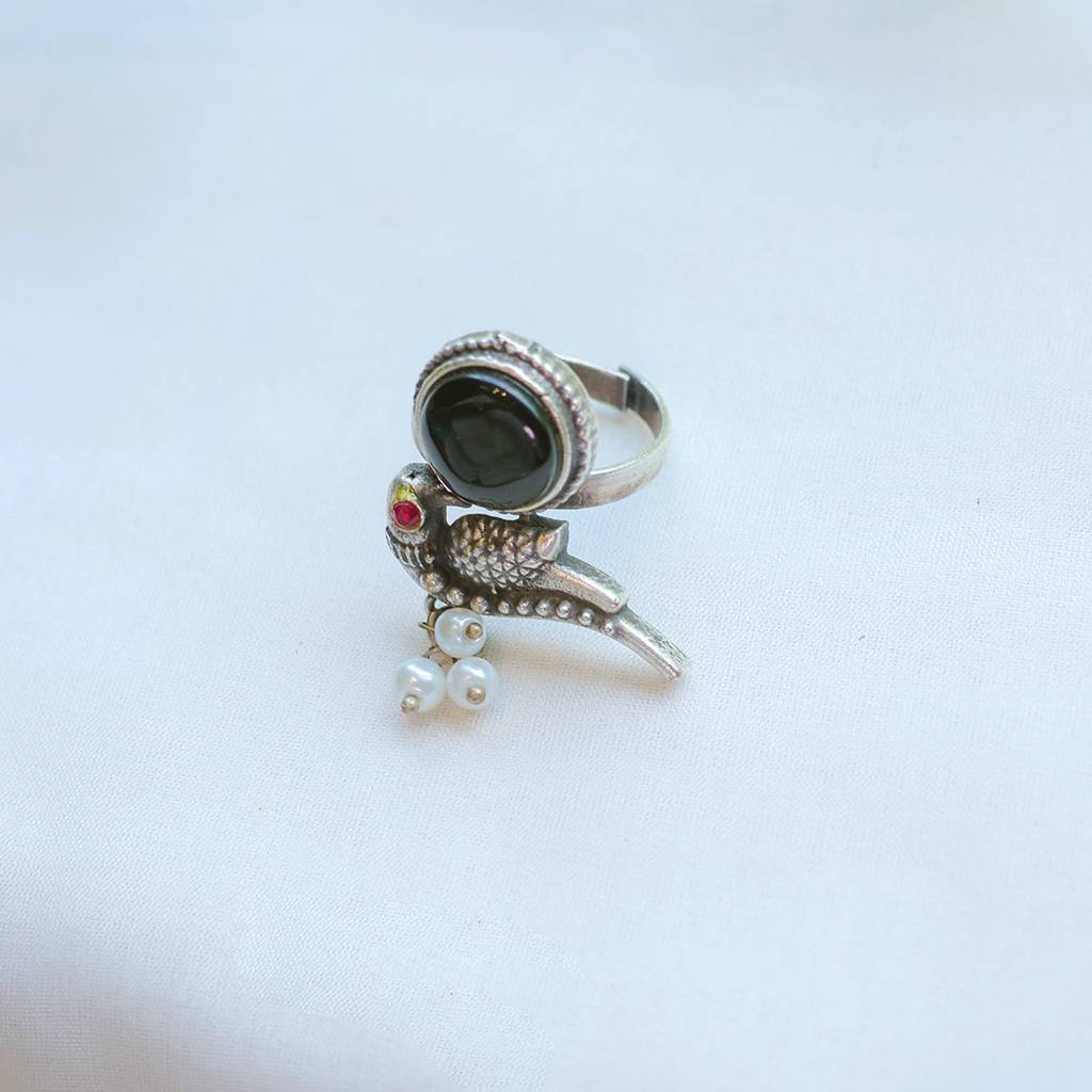 Oxidized Parrot Ring With Black Stone And Pearl Drops : FW-28