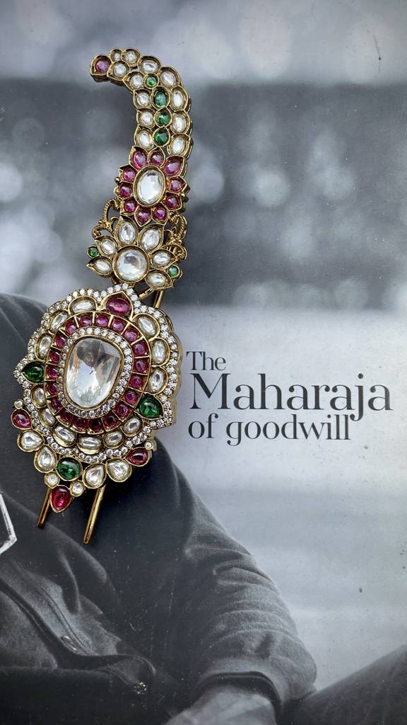 Nikhileshwar Regal Polki Kalgi : MK09