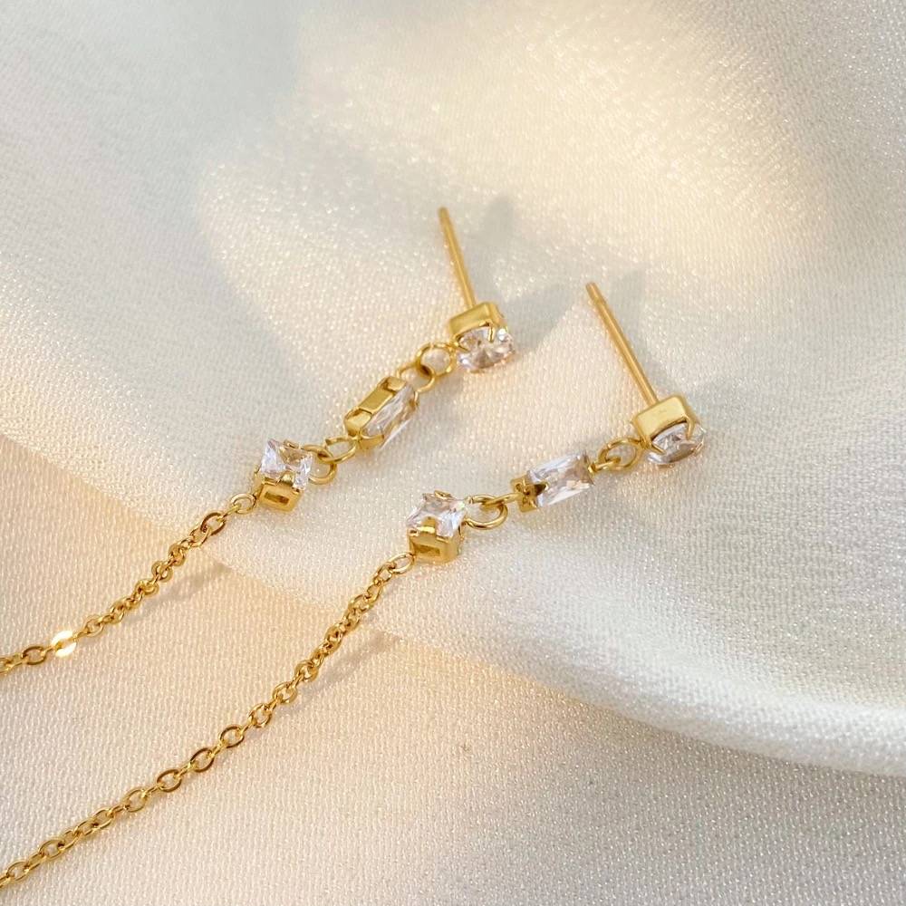 18Kt Gold Plated Demi Fine Tripple White Zircon Piercing Chain Earrings, Lacey : INLACEY