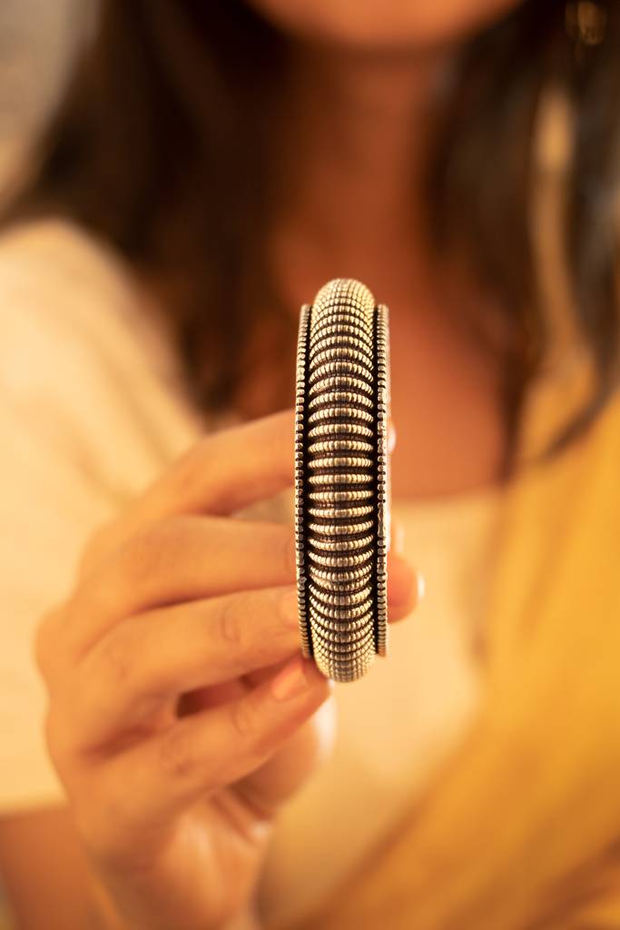 925 Sterling Silver Mizoya Intricate Line Sequence Embossed Kada : SK10001