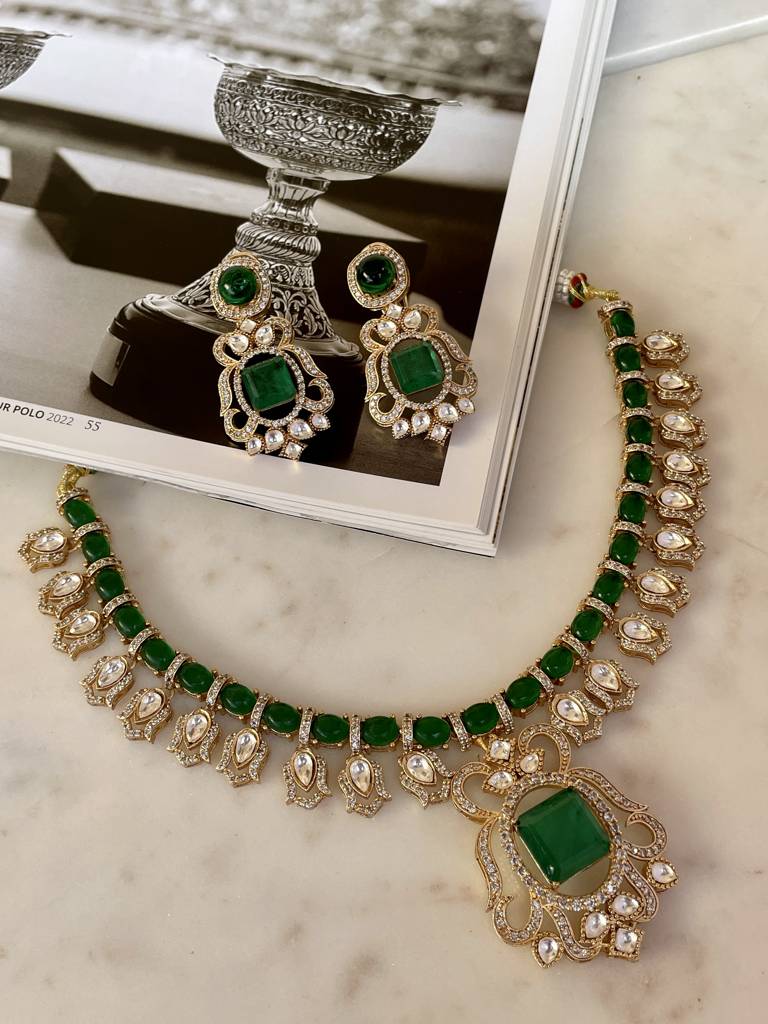 Yuvika Emerald Necklace Set : NK254