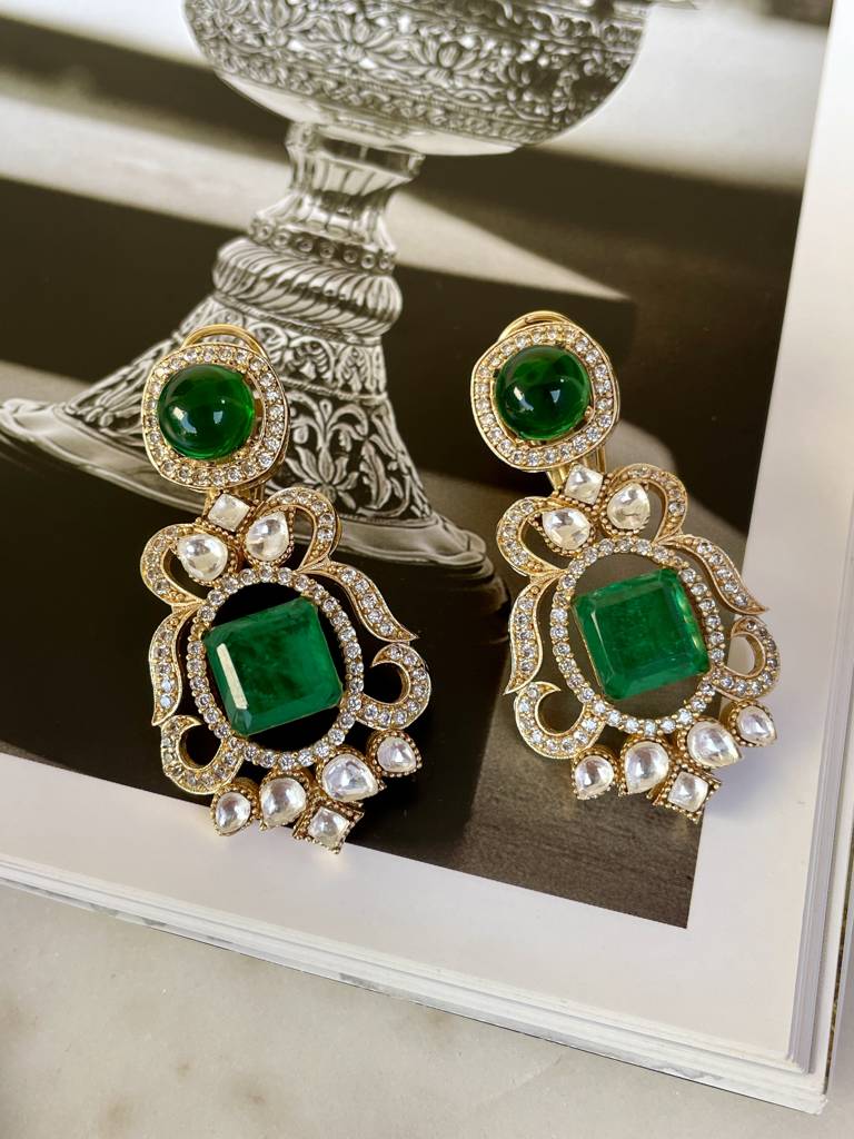 Yuvika Emerald Necklace Set : NK254