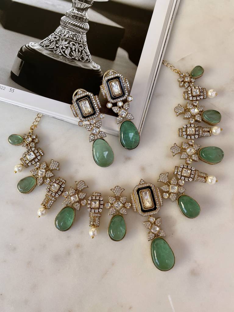 Moksha Necklace Set : NK257
