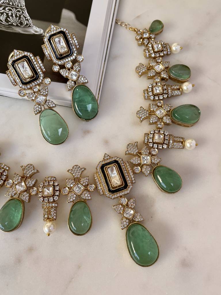 Moksha Necklace Set : NK257