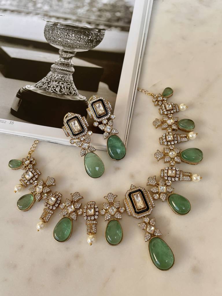 Moksha Necklace Set : NK257