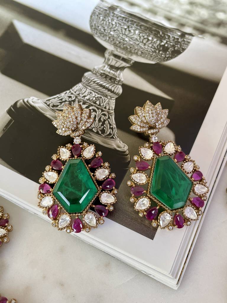 Prisha Emerald Necklace Set : NK251