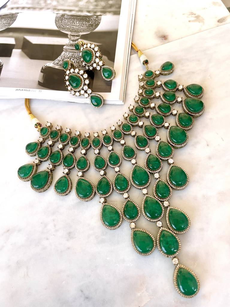 Tejasvini Emerald Necklace Set : NK259