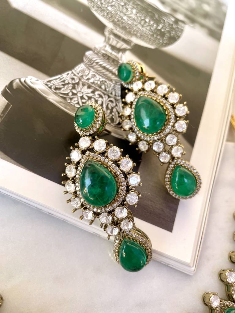 Tejasvini Emerald Necklace Set : NK259