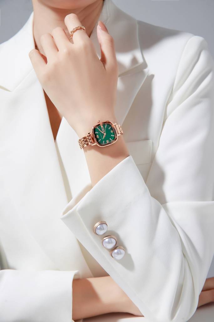 Giordano Elegant Square Rose Gold Watch For Women Â Crystal & Roman Hour Markers, Day-Date Display, Stainless  : GZ-60097-33