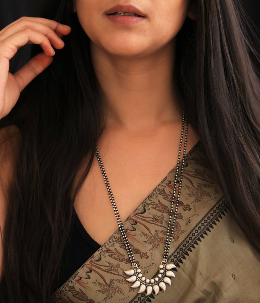925 Sterling Silver Moh Carry Motifs Embossed Mangalsutra : SN1069