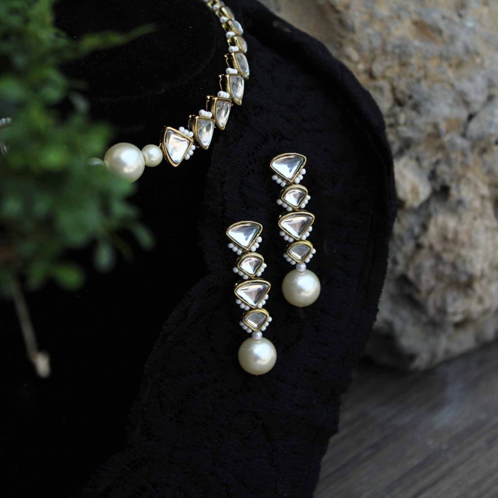 Triangle ÂMangle Full Set With Necklace And Earrings : ACFS503