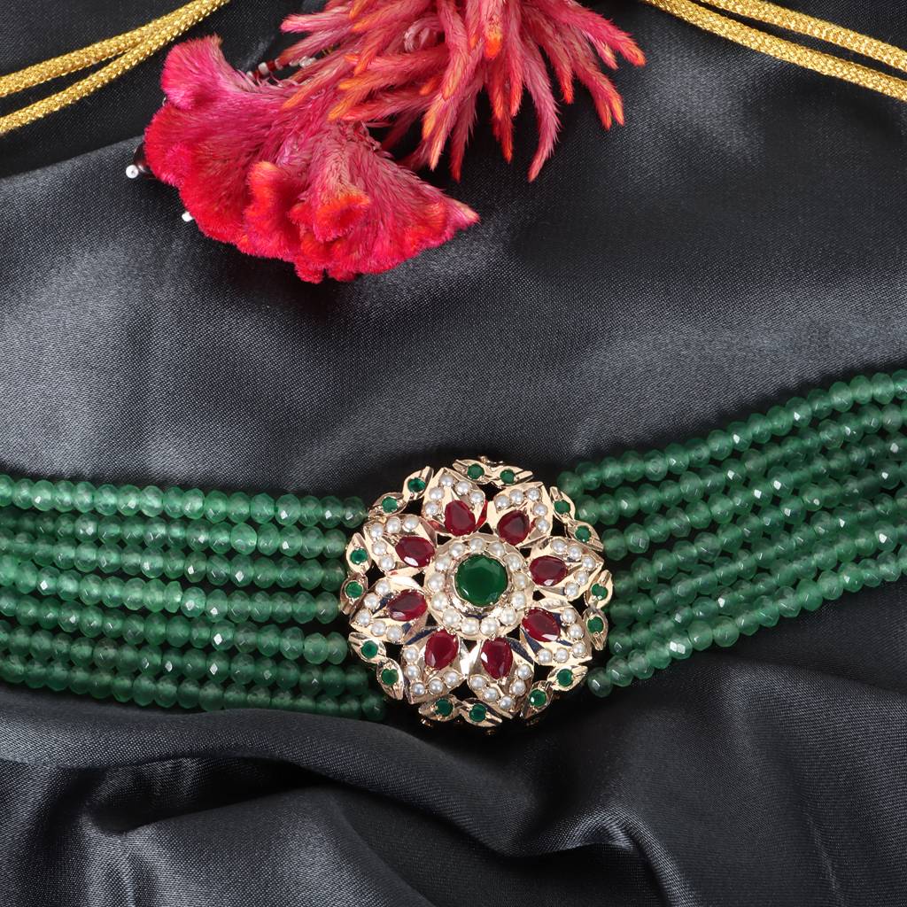 Royal Emerald Beaded Choker With Jadau Floral : RMQJ0247