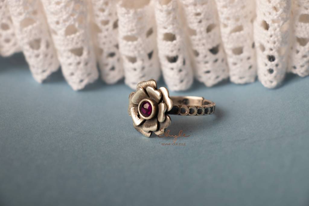 Moh Intricate Rose Toe Ring : SK300