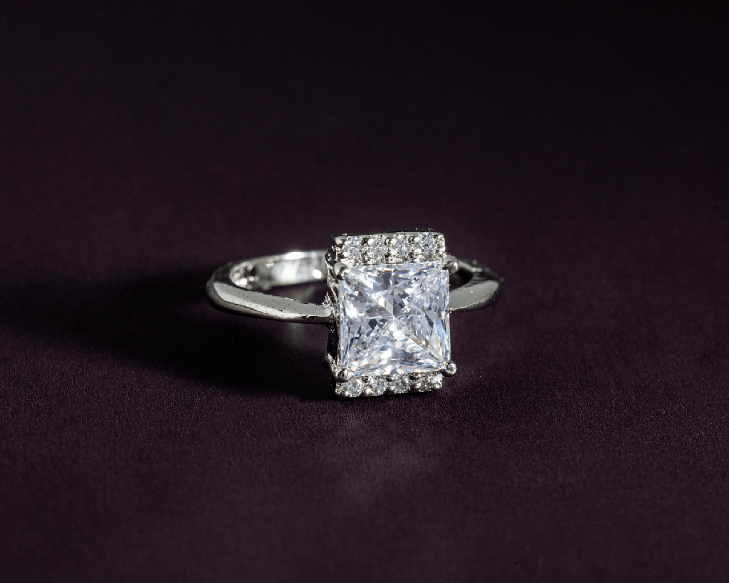 Vega Princess Cut Ring : VegaPrincessCutRing
