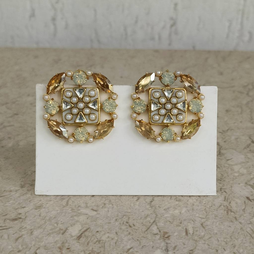 Suhaaya Mini Studs