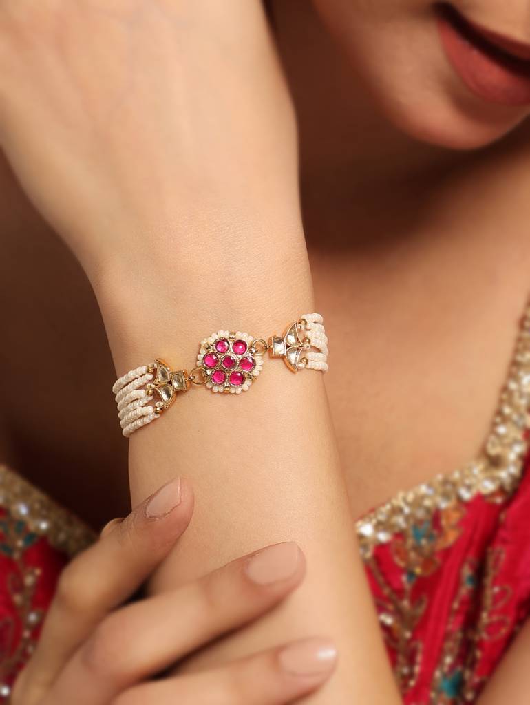 22K Gold Plated Ruby Blossom Pearl Bracelet : YI24A0527B