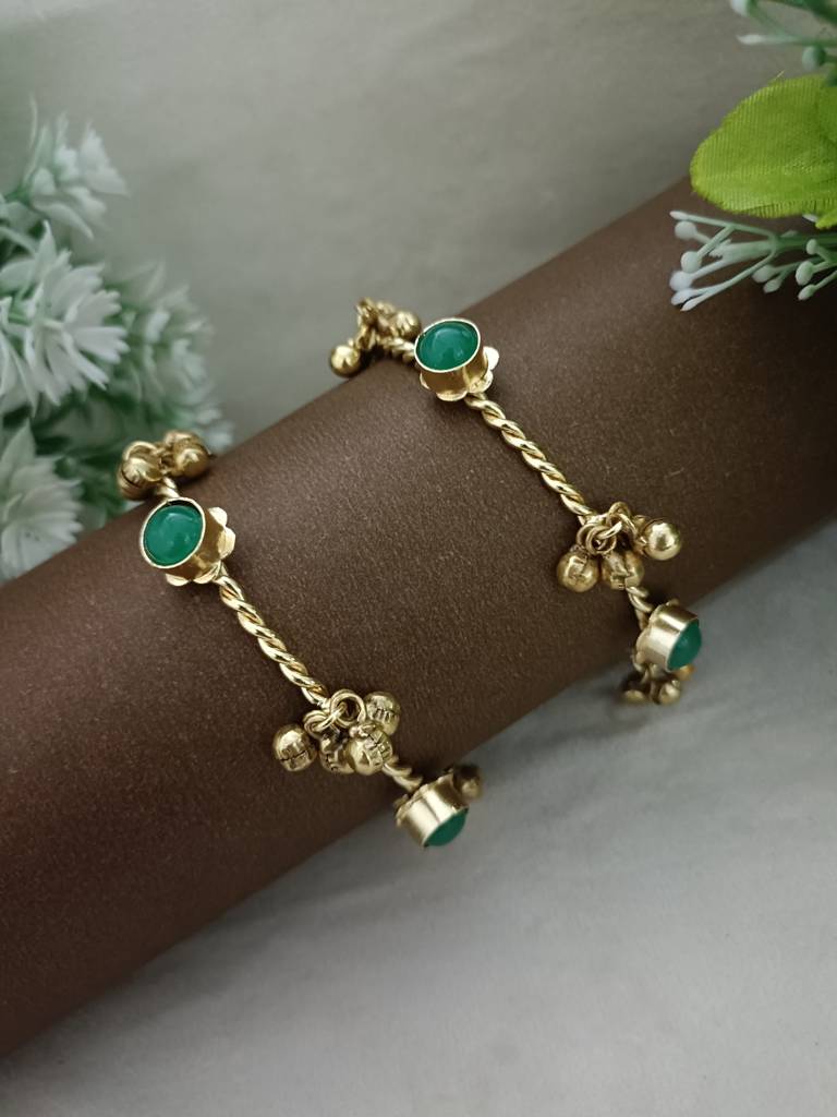 Women 2 Brass Kundan Gold-Plated Bangle-Style Bracelet : VS105397