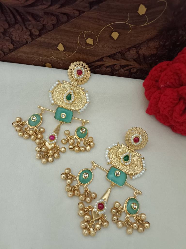 Gold Plated Pachi Kundan Studded Ghungaroo Kashmiri Drop Earrings : VS105411