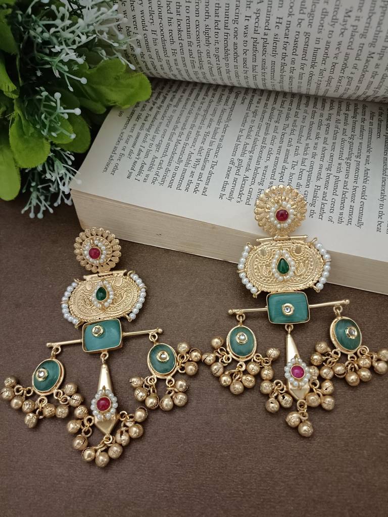 Gold Plated Pachi Kundan Studded Ghungaroo Kashmiri Drop Earrings : VS105411