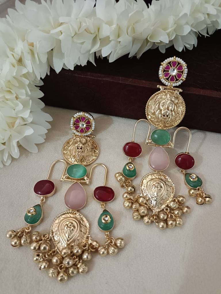 Gold Plated Pachi Kundan Studded Ghungaroo Kashmiri Drop Earrings : VS105416