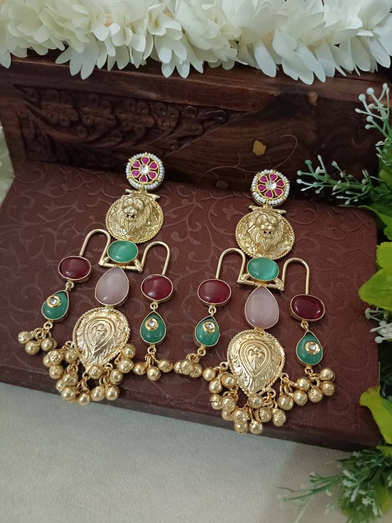 Gold Plated Pachi Kundan Studded Ghungaroo Kashmiri Drop Earrings : VS105416