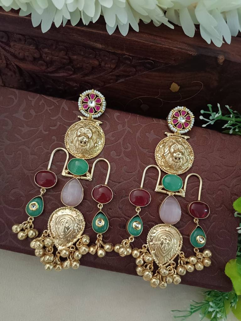 Gold Plated Pachi Kundan Studded Ghungaroo Kashmiri Drop Earrings : VS105416