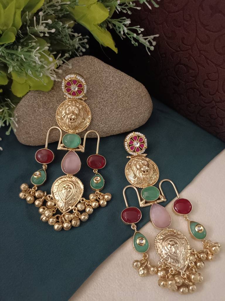 Gold Plated Pachi Kundan Studded Ghungaroo Kashmiri Drop Earrings : VS105416